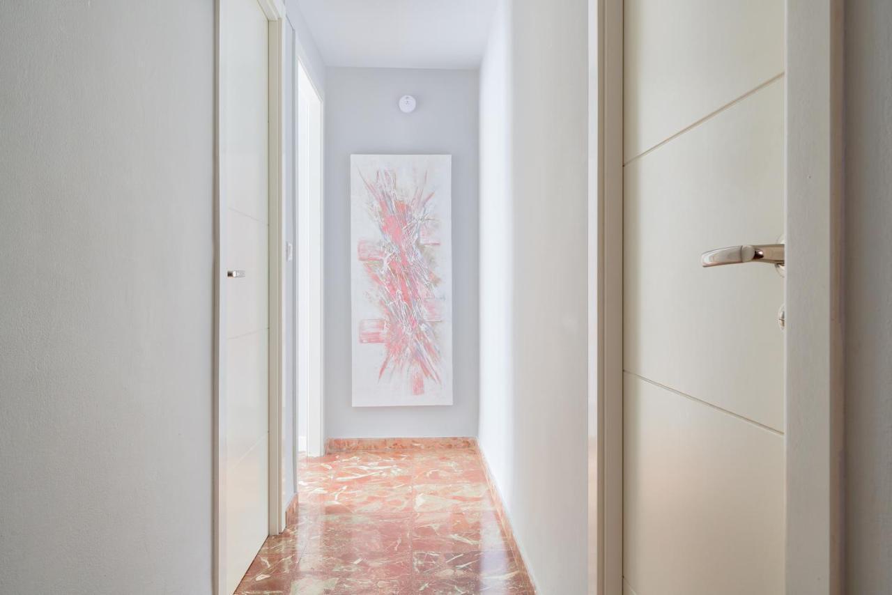 Sun-Kissed Getaway Apartment Malaga Luaran gambar