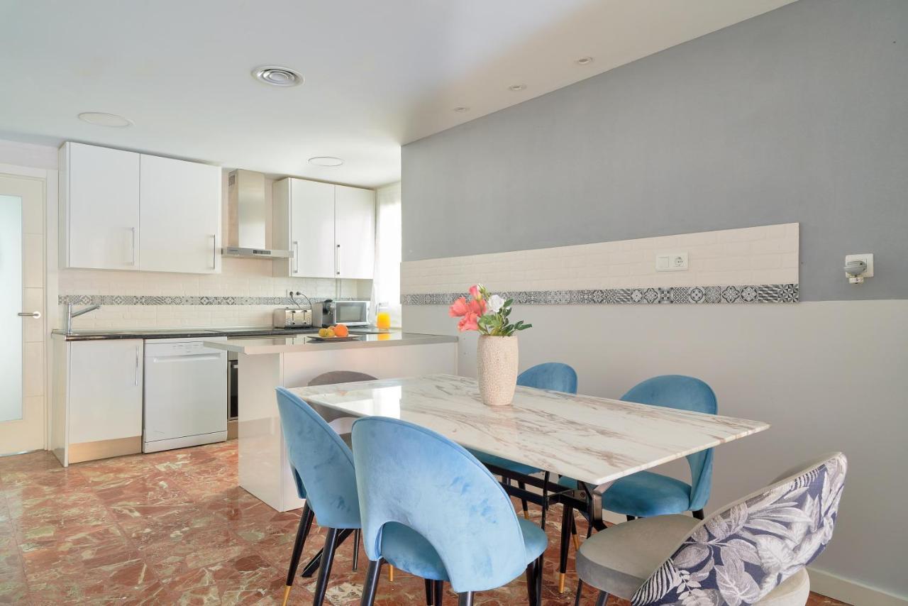 Sun-Kissed Getaway Apartment Malaga Luaran gambar