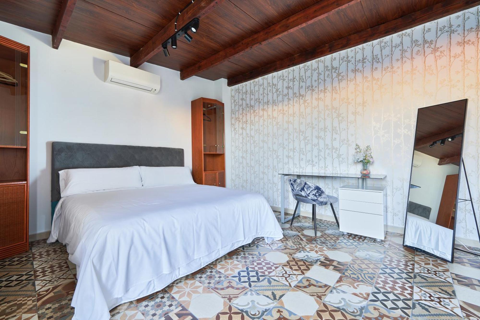 Sun-Kissed Getaway Apartment Malaga Luaran gambar